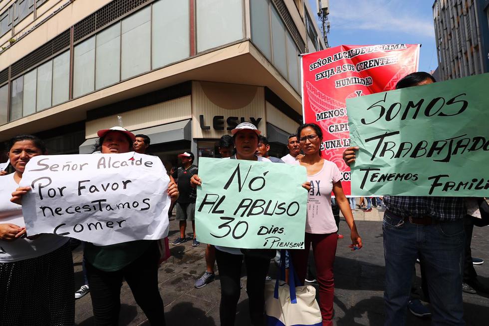 Comerciantes protestan por cierre de Mesa Redonda. (Daniel Apuy/GEC)