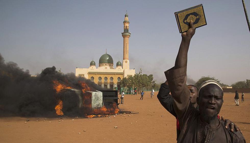 Charlie Hebdo: Queman iglesias en Níger por nueva caricatura de Mahoma. (Reuters)