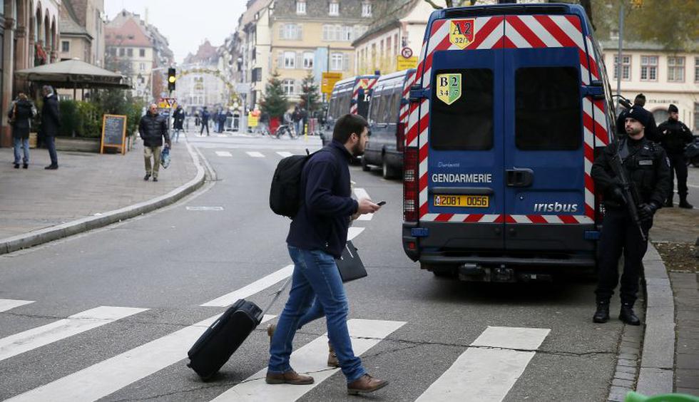 Más de 350 policías y gendarmes, apoyados por las brigadas de intervención de las fuerzas de seguridad y militares de la Operación Centinela, buscan por Estrasburgo al supuesto autor del atentado. (Foto: EFE)