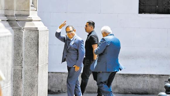 COMO SI FUERA AYER. Otárola permaneció una hora en Palacio y a su salida decidió no declarar a la prensa.