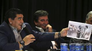 Diego Maradona bromea con el ‘tamaño’ de Pelé