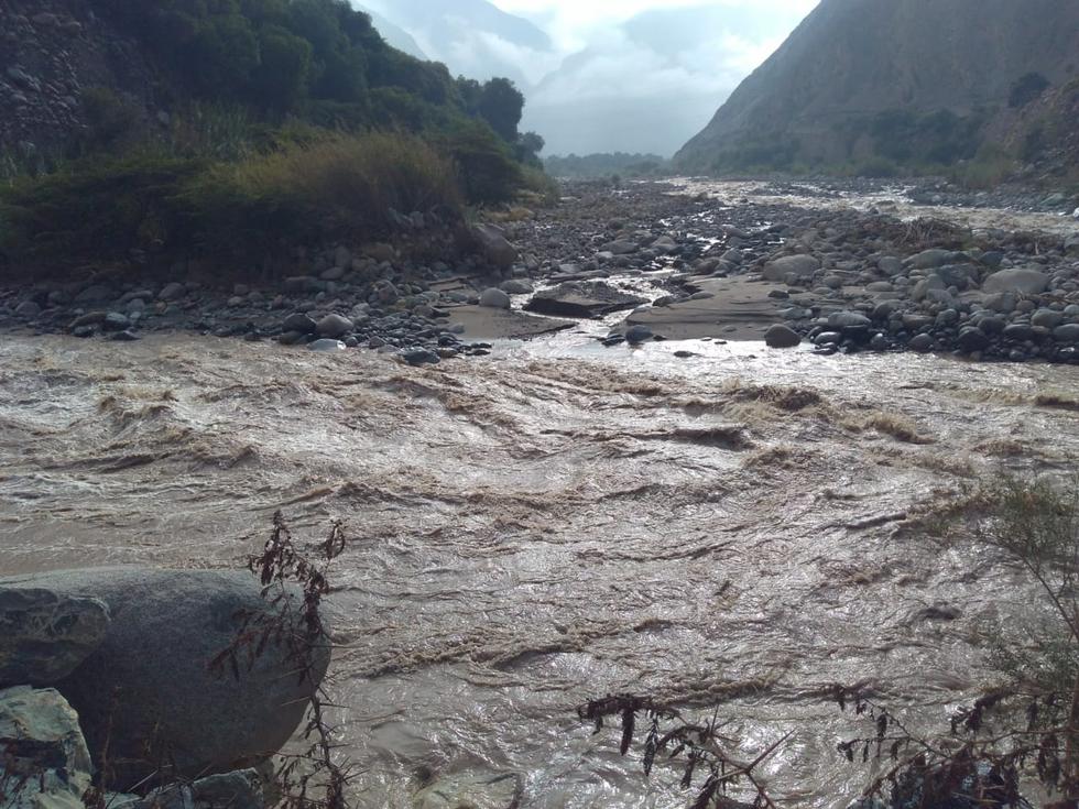 Huaicos y desbordes afectan vía Libertados-Huari y daña campos de cultivo. (Foto Cortesía: Juan Mendoza)