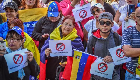 Las autoridades venezolanas han sido enfáticas en que no permitirán el paso, mientras que Guaidó llama a los militares a que en un acto de "humanidad" las dejen pasar. (Foto: EFE)