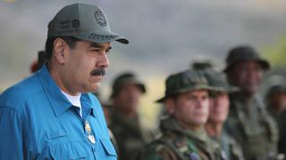 Nicolás Maduro ya tenía preparado un avión para irse a Cuba, pero Rusia lo habría disuadido