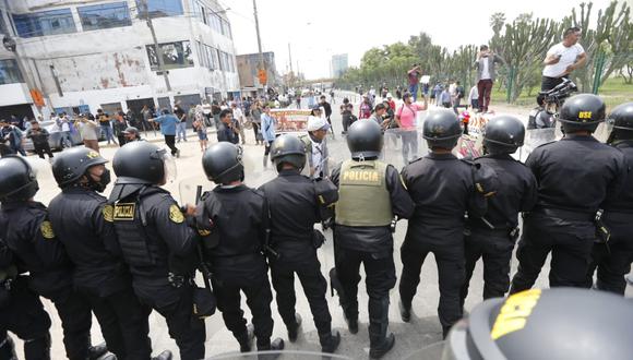 Desalojados. Manifestantes denunciaron violencia policial durante la intervención. (GEC)