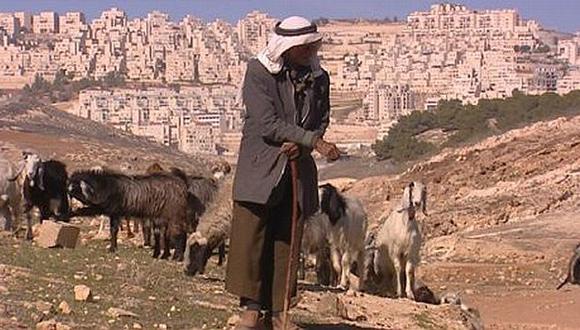 Los pastores ya no encuentran agua ni alimento para sus animales. (BBC)