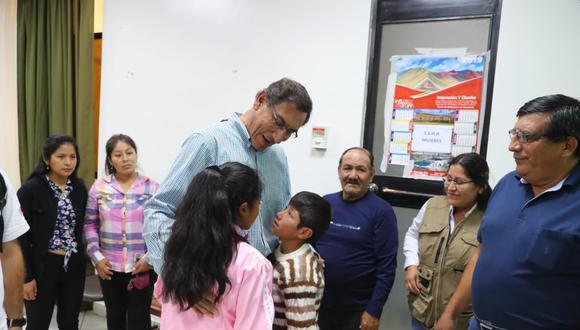 El presidente Martín Vizcarra se reunió con Danilo y sus familiares en el municipio de Santa Teresa, en Cusco. (Foto: PCM)