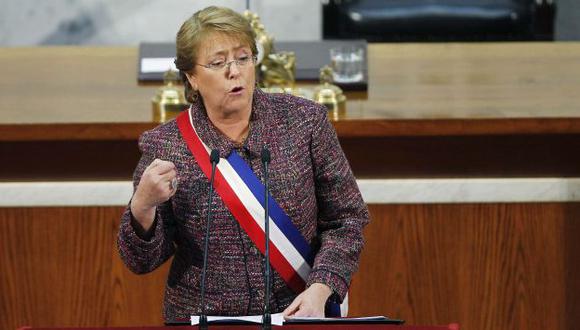 Michelle Bachelet planteó ante el Congreso de Chile la despenalización del aborto. (AFP)