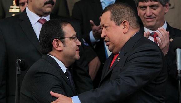 Otárola también se reunió con Hugo Chávez. (Reuters)