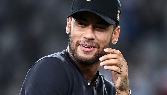 Neymar se enfocaría de lleno en su carrera como futbolista, luego que la fiscalía de Sao Paulo pida se archive el caso sobre presunta violación contra una modelo.(Foto: AFP)