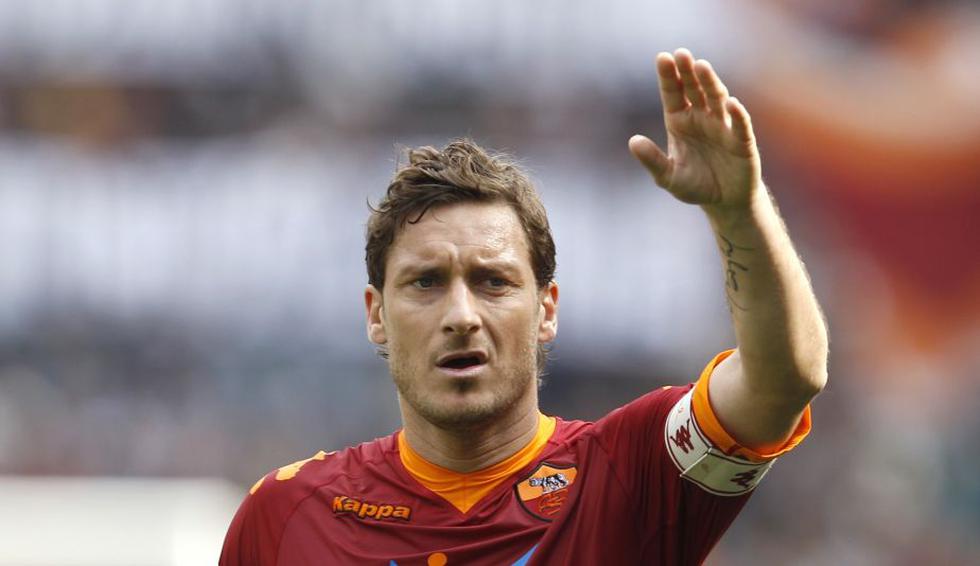 Franceso Totti se retira tras 25 temporadas en la Roma. (Reuters)