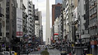 Argentina endurece toque de queda y clases serán virtuales otra vez en Buenos Aires