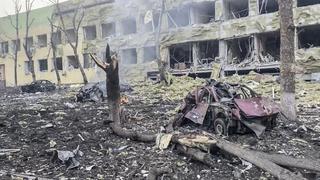 Rusia bombardea un hospital pediátrico en Mariúpol y al menos 17 adultos resultan heridos