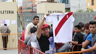 Perú vs. Argentina: Cientos de hinchas se amanecieron para comprar entradas en el Estadio Nacional [Video]