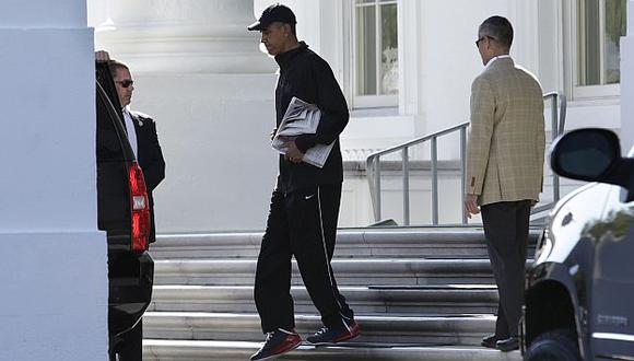 Obama deja la Casa Blanca para jugar un partido de básquet. (Reuters)