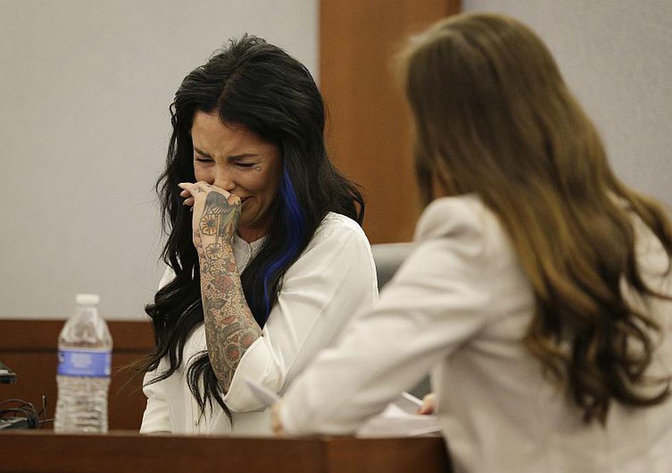 Christy Mack lloró al ver a su ex ‘War Machine’ en la corte y este se rió. (AP)