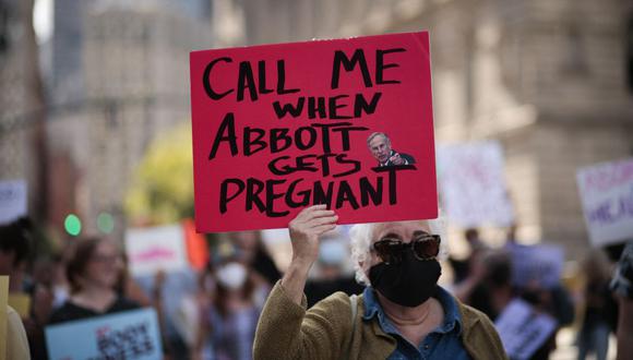La decisión de restituir la ley, que entró en vigor el 1 de septiembre y que prohíbe prácticamente cualquier interrupción del embarazo en Texas. (Foto de Kena Betancur / AFP)