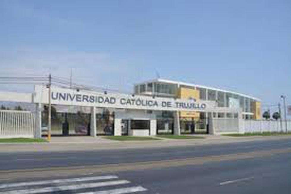 Universidad Católica de Trujillo Benedicto XVI se ubica en la Carretera Panamericana Norte Km. 555, distrito de Moche, provincia de Trujillo, departamento de La Libertad. (UCT)
