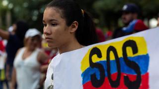 Venezolanos nacidos en revolución relatan una vida marcada por violencia y austeridad