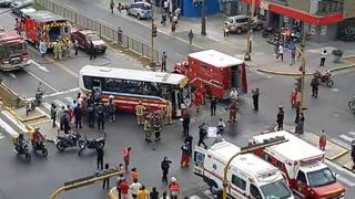 Jesús María: choque entre bus de transporte público con camión de bomberos deja varios heridos en avenida Brasil