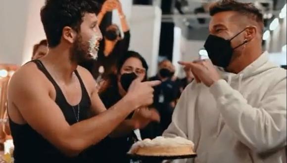 Sebastián Yatra celebró su cumpleaños junto a Ricky Martin. (Foto: Captura de video)