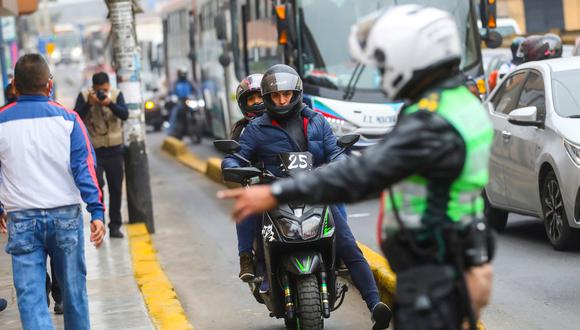 Orientadores de la comuna limeña que forman parte de la campaña “Yo Respeto”, y efectivos policiales, intervinieron a vehículos motorizados. (MML)