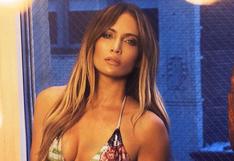 Jennifer Lopez luce vestido rojo en Navidad e impacta a sus millones de seguidores 