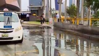 La Victoria: Tubería de desagüe colapsa en la parte alta de la Vía Expresa [VIDEO]