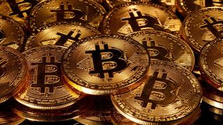 Bitcoin trepa a máximos de cuatro semanas y Ether alcanza pico de tres semanas