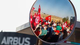 Miles de trabajadores de Airbus se manifiestan en España contra supresión de empleos [FOTOS]