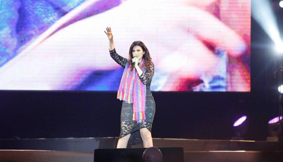 Laura Pausini ofrece un concierto en el estadio Monumental. (Andina)