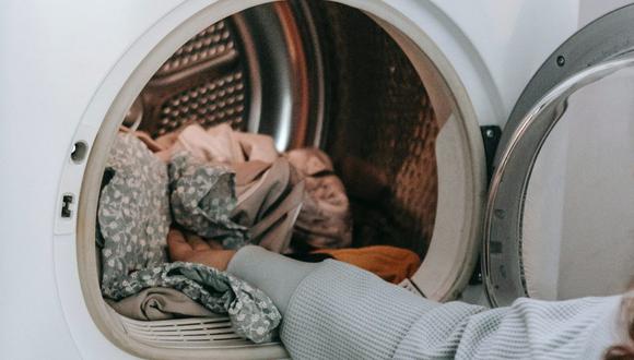 Cómo limpiar la lavadora para que tu ropa no se manche