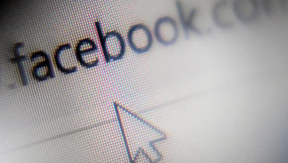 El enlace a las redes sociales en línea de EE. UU. y al servicio de redes sociales Facebook en la pantalla de una computadora. (Foto: Kirill KUDRYAVTSEV / AFP)