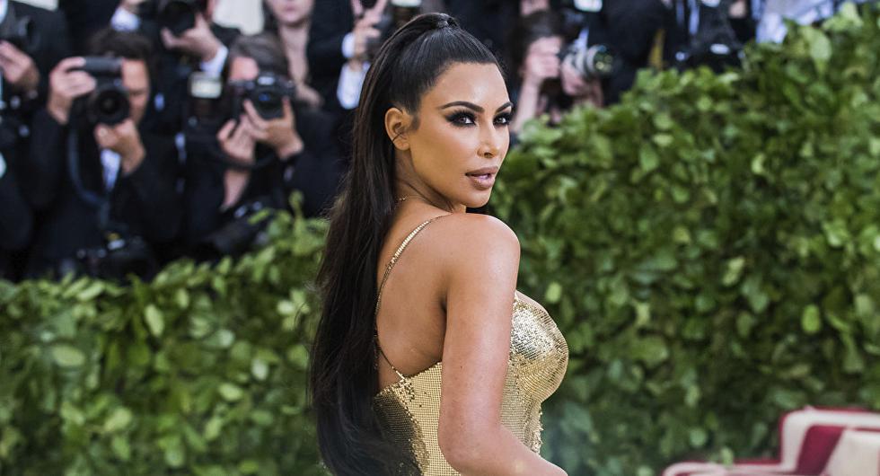 Contradicción Lubricar Buen sentimiento Kim Kardashian vuelve a sorprender con el frasco de su perfume: tiene la  forma de su cuerpo | REDES-SOCIALES | PERU21