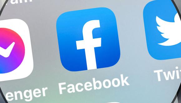 El logotipo de la plataforma de redes sociales estadounidense Facebook en una tableta en Lille, en el norte de Francia. (Foto de DENIS CHARLET / AFP)