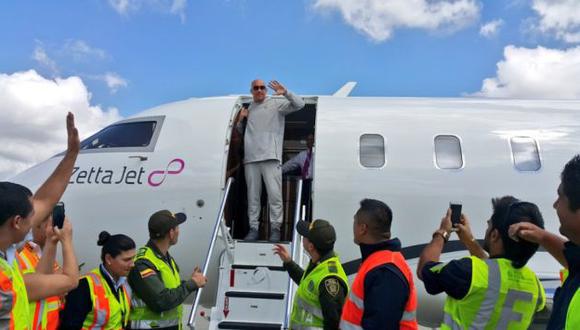 Vin Diesel está en colombia para el matrimonio de Nicky Jam. (Aeropuerto José María Córdova)