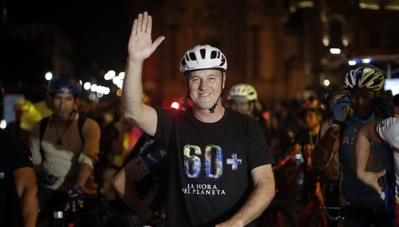 Jorge Muñoz lideró la ruta ciclista en la Hora del Planeta. (Foto: Renzo Salazar)