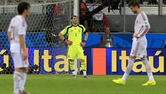 Desempeño de Casillas durante partido ante Holanda fue pésimo. (AP)