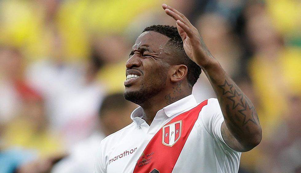 Jefferson Farfán lamentó derrota de Perú ante Brasil, pero asegura que el grupo respalda a Pedro Gallese a pesar de los errores cometidos. (Foto: EFE)