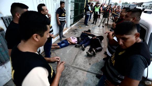 Delincuentes detenidos en Villa El Salvador. (Foto: César Grados/@photo.gec)