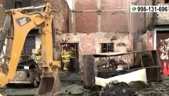 Incendio en el Callao consume una vivienda. (Foto: captura TV)
