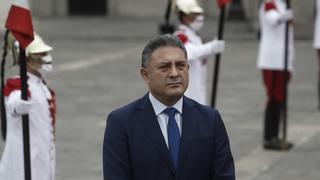 Carlos Jaico renunció como secretario general y denuncia que Pedro Castillo tiene un “gabinete en la sombra”