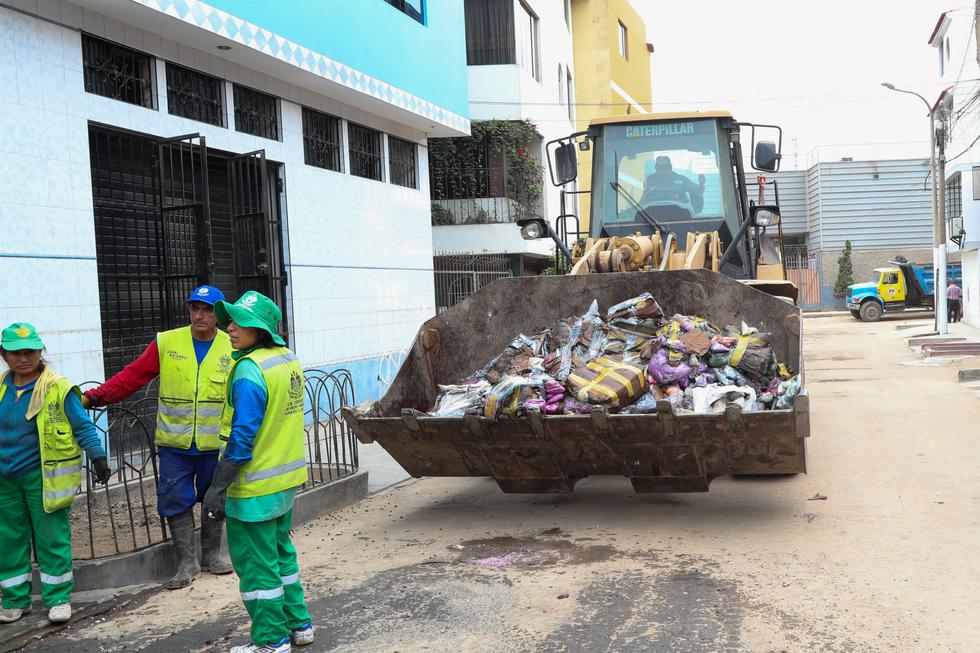 Más de 120 toneladas de residuos de viviendas afectadas por aniego. (Foto: Minam)