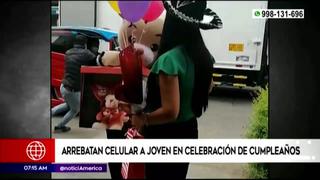 SJL: delincuentes arrebatan celular a joven durante celebración de cumpleaños