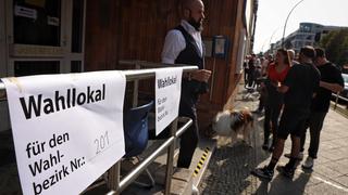 Alemania: colas para votar y problemas con las papeletas en Berlín