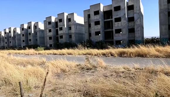 El complejo fue abandonado desde hace varios años y los vecinos aledaños también decidieron dejar la zona.| Foto: Yulay/YouTube