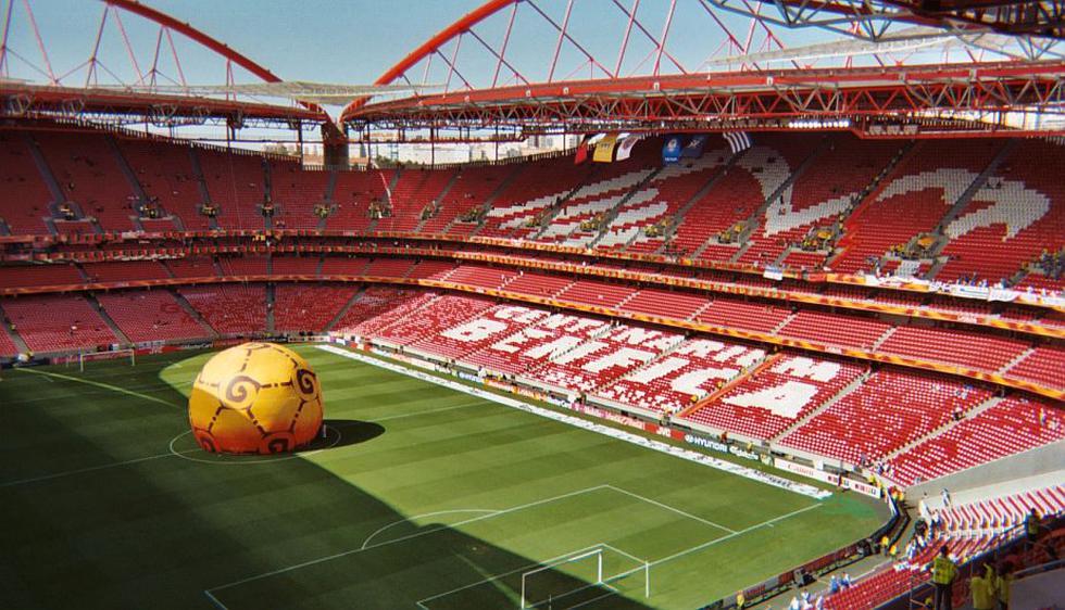 Construido en 2003, el Estadio da Luz, en Portugal,es  catalogado como de élite por la UEFA. Alberga a 65 mil espectadores.