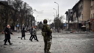 Ex artillero ruso es detenido tras intentar viajar a Ucrania para luchar contra Vladimir Putin