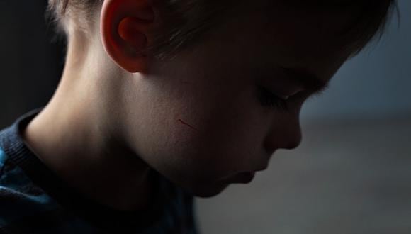 Desde que inició la cuarentena, 2500 menores se han comunicado a la línea 100 para reportar abusos de sus padres. (Foto referencial: Getty Images)