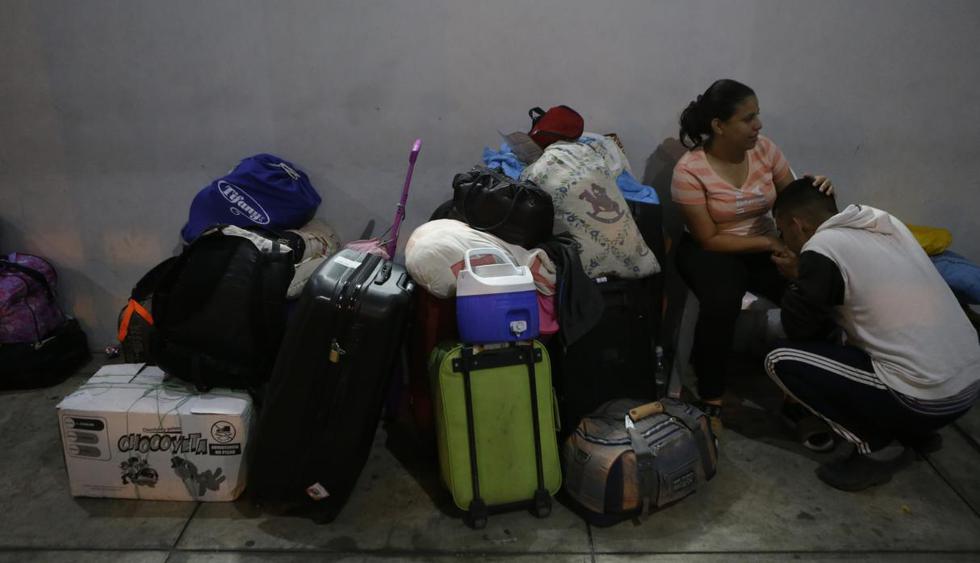 Cientos de ciudadanos venezolanos están varados en Tumbes. (Alonso Chero/El Comercio)